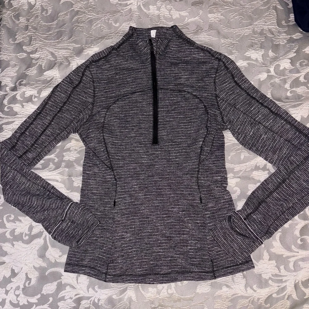Lululemon Run Briskly Heather Gray Running Pullover Size 6